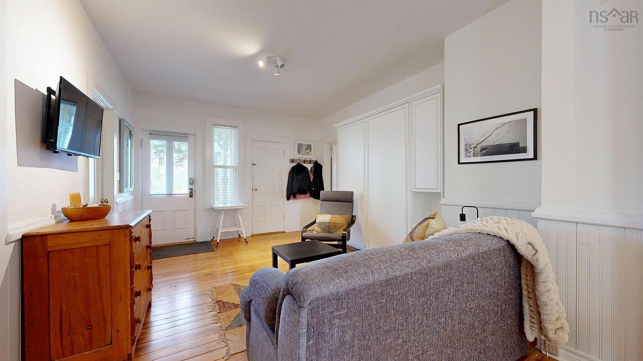558 Main Street, Mahone Bay, NS