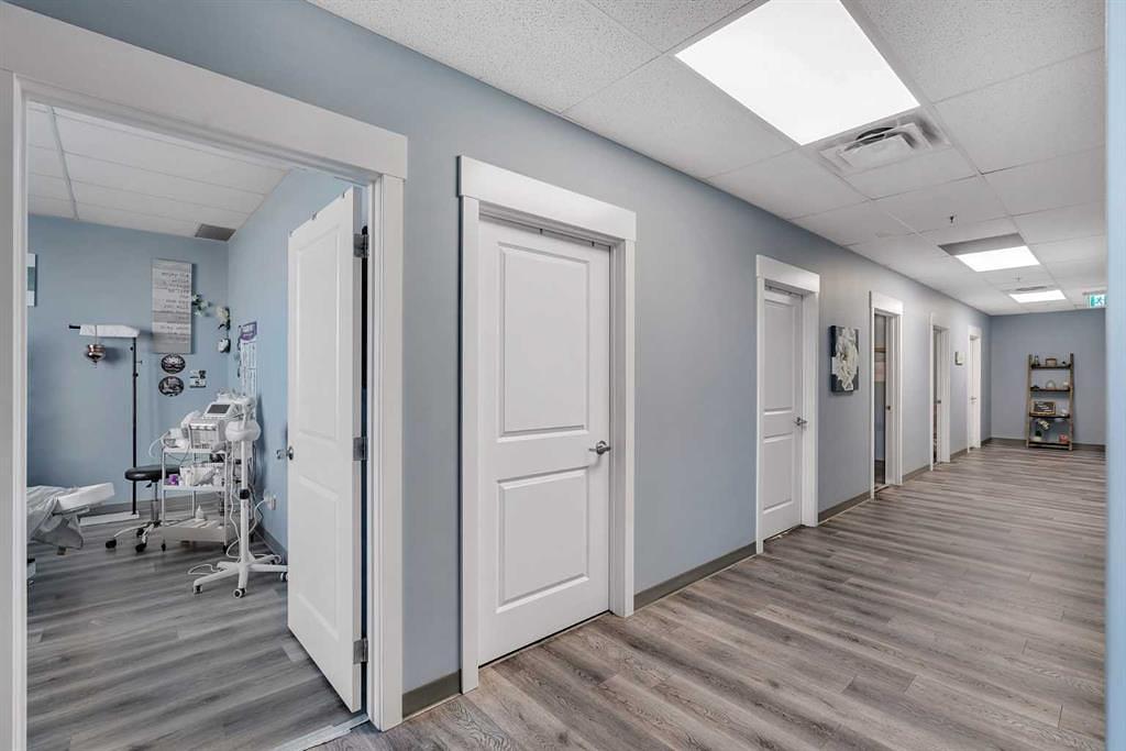 220 - 20 Saddlestone Drive Northeast, Calgary, AB