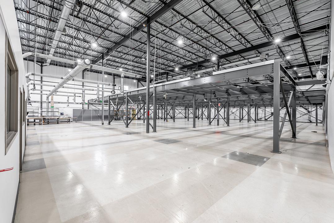 215 Avenue du Voyageur, Pointe-Claire, QC