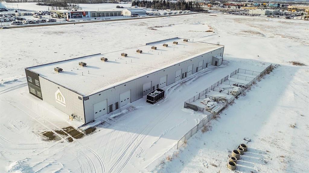101 - 312 Energy Way, Penhold, AB