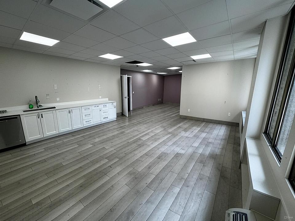 Ste 304 - 25 Charlton Avenue East, Hamilton, ON