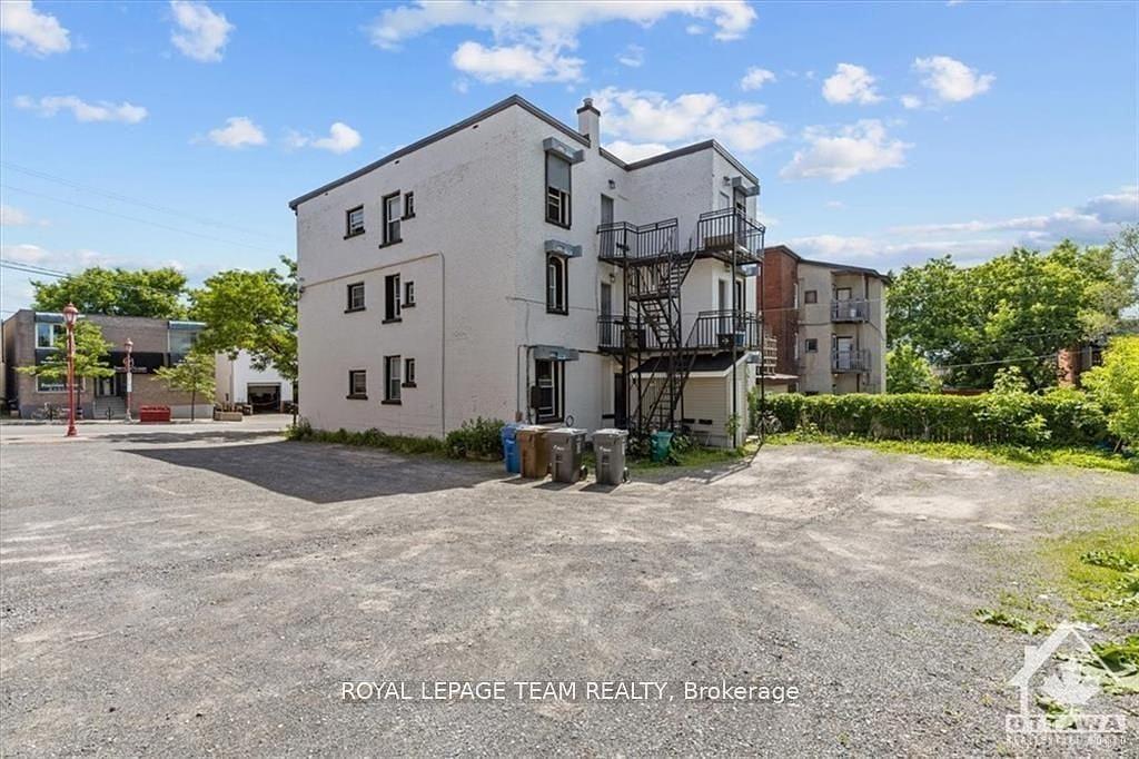 883 Somerset Street West, Ottawa, ON