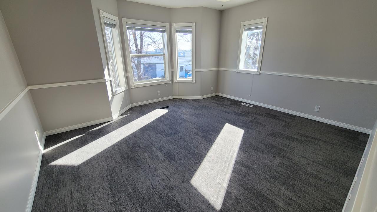 200 - 5520 2 Street Southwest, Calgary, AB
