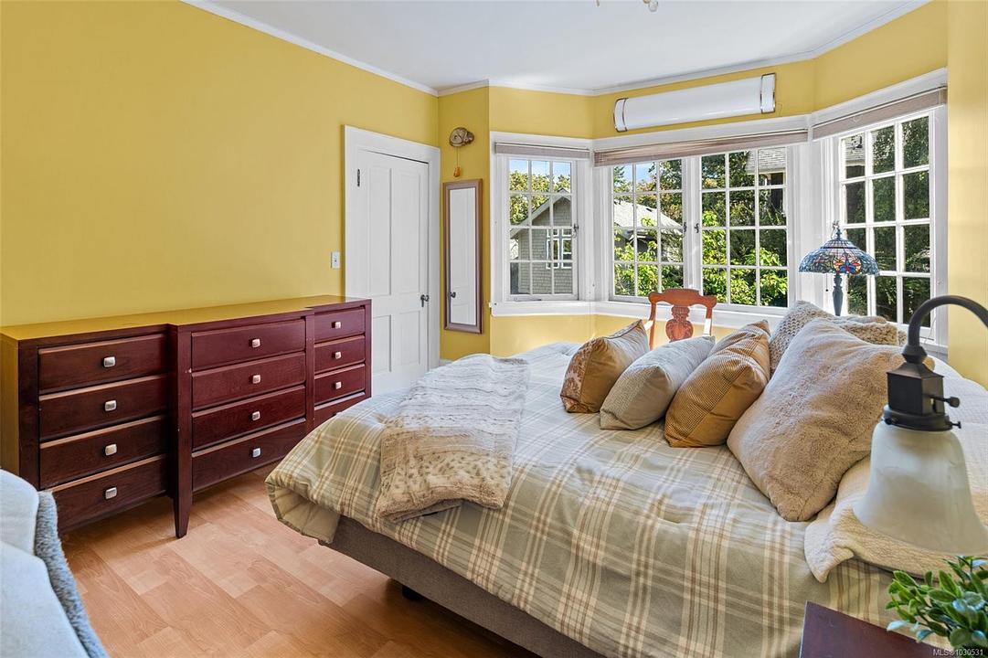 1043 Belmont Avenue, Victoria, BC