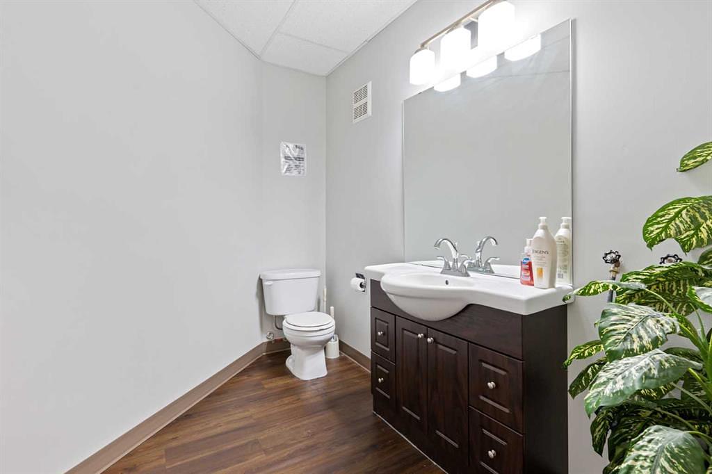 Office B - 4941 49 Street, Camrose, AB