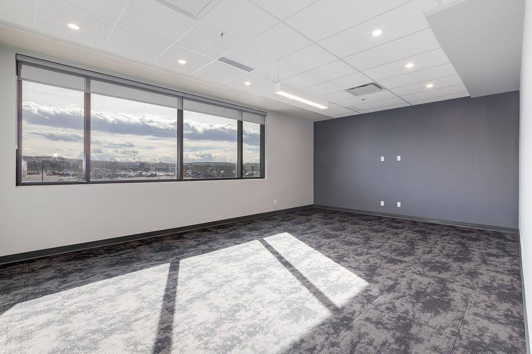 101/102 - 106 Southbank Road, Okotoks, AB