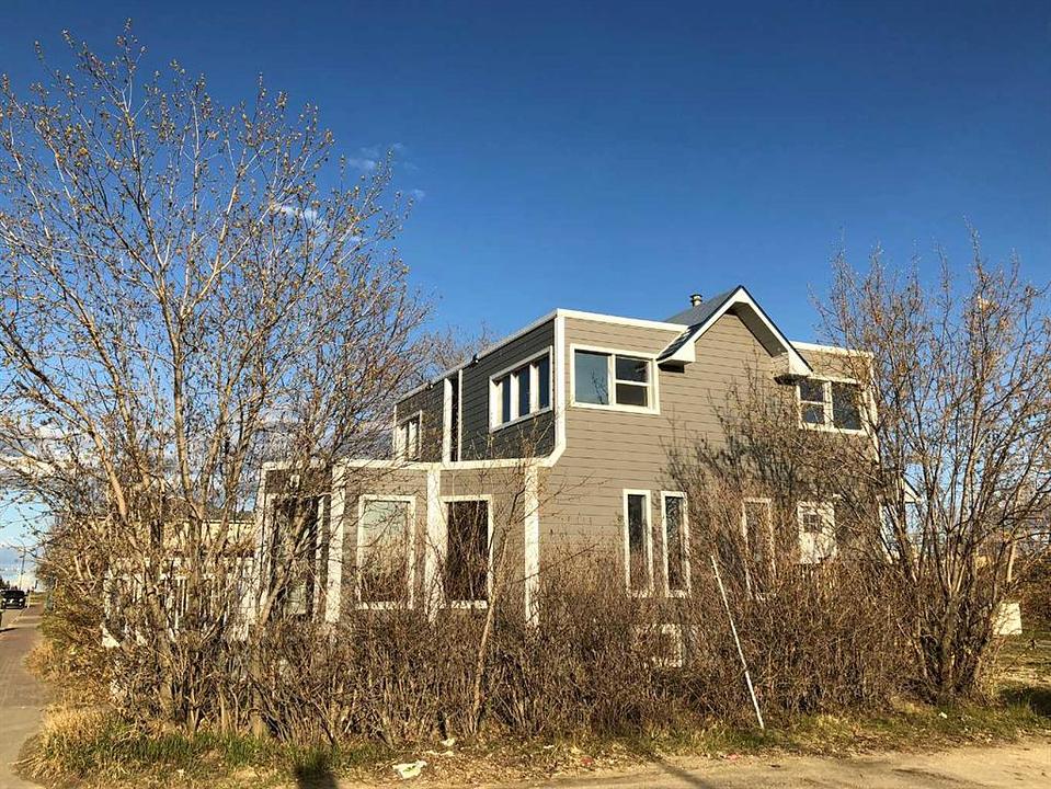 9731 100 Avenue, Grande Prairie, AB