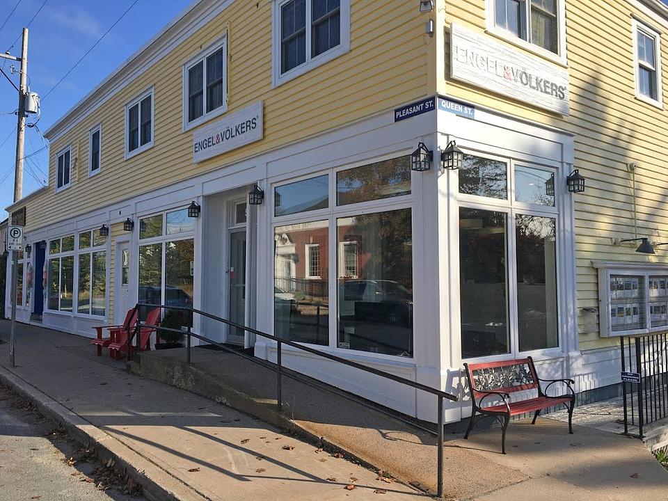 201 - 5 Pleasant Street, Chester, NS