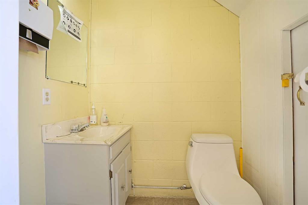 120 1st Avenue East, Brooks, AB