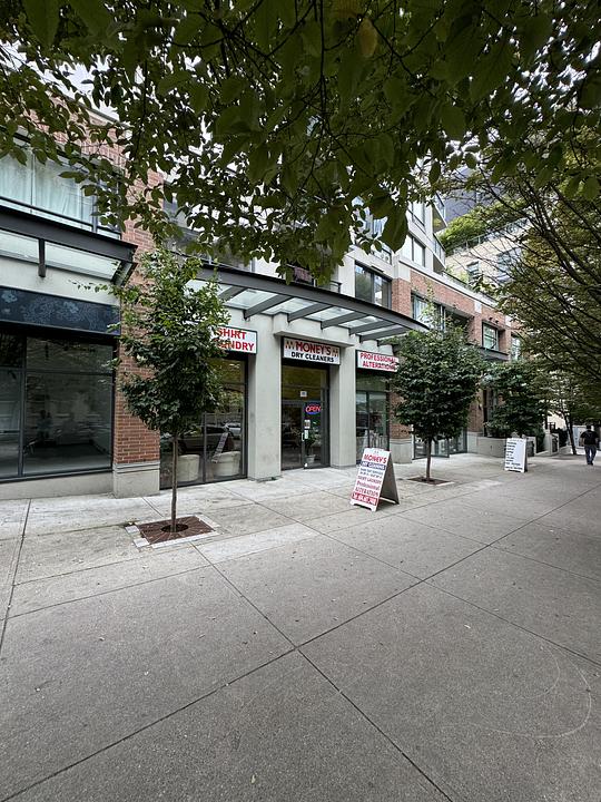 585 Helmcken Street, Vancouver, BC