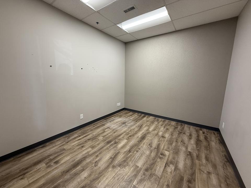 102 - 4916 50 Street, Red Deer, AB