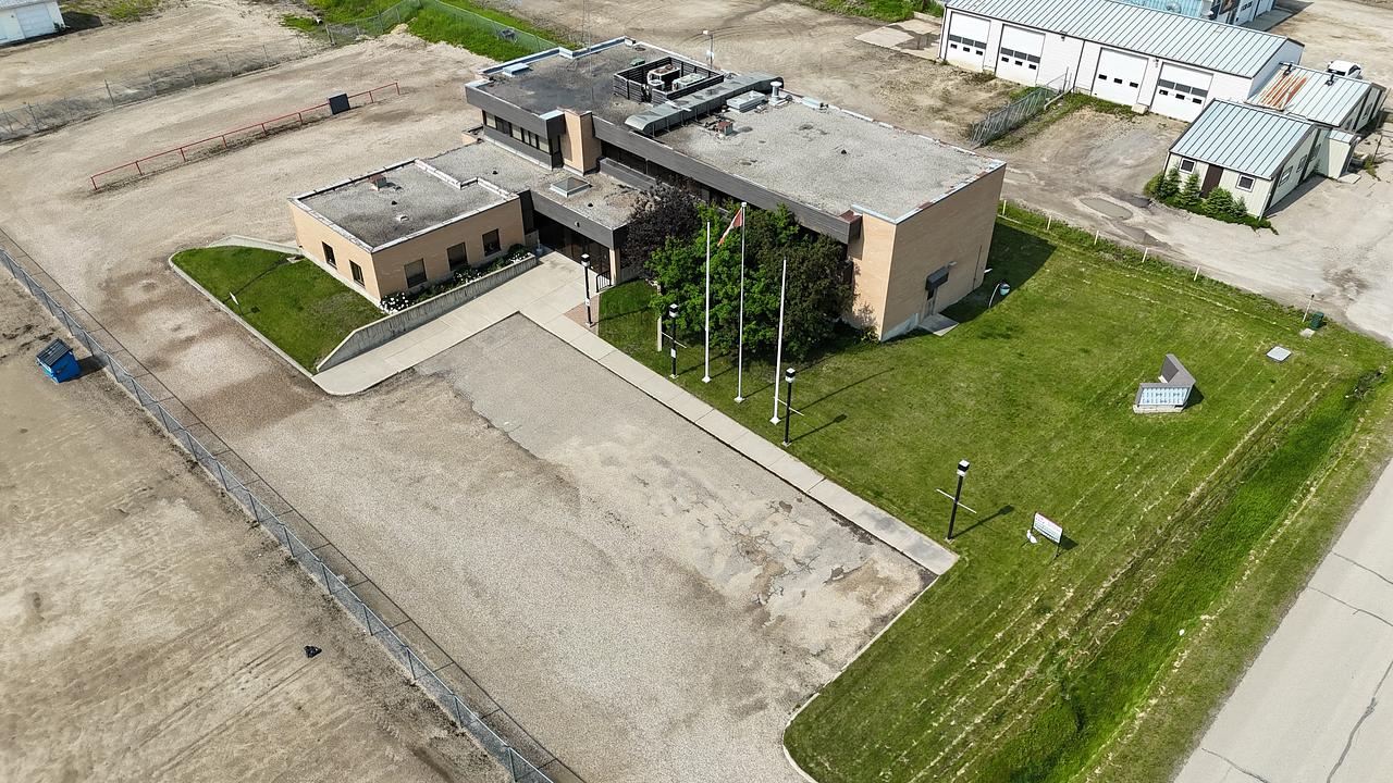 5516 Industrial Road, Rocky Rapids, AB