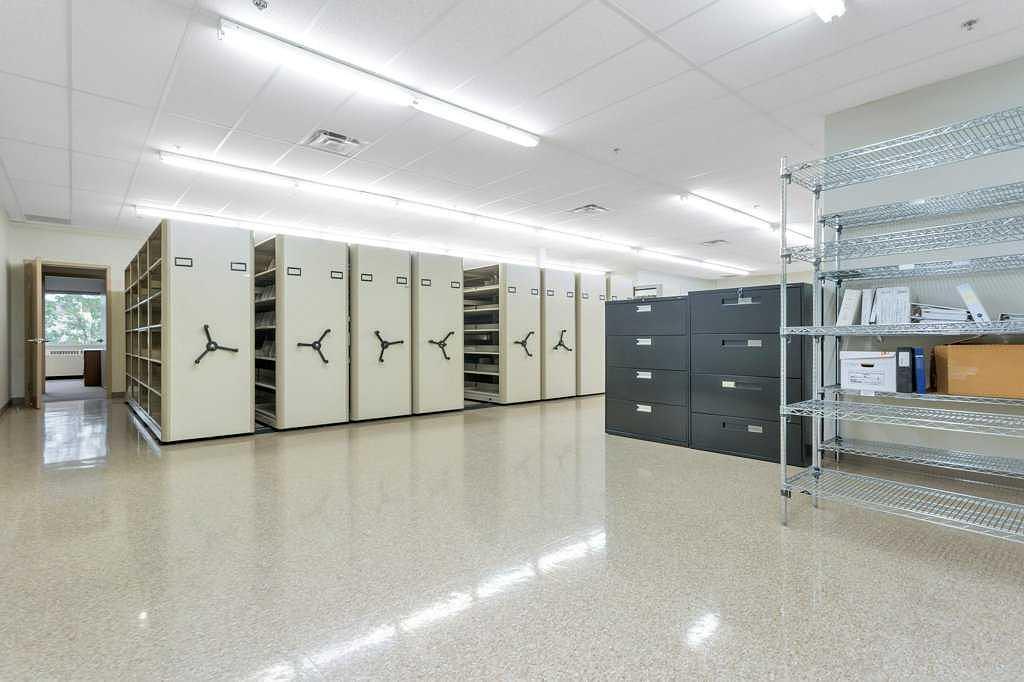 33 Schenk Industrial Road, Sylvan Lake, AB