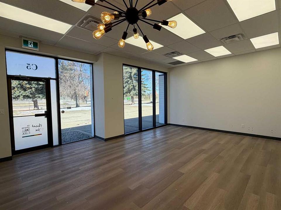 C5 - 5580 45 Street, Red Deer, AB