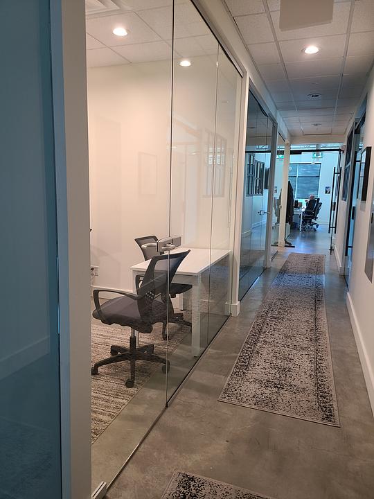 300 - 5446 152 St, Surrey, BC