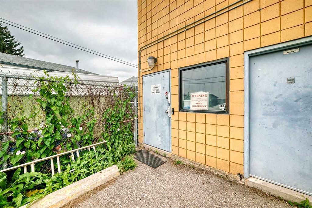 4722 1 Street Southwest, Calgary, AB