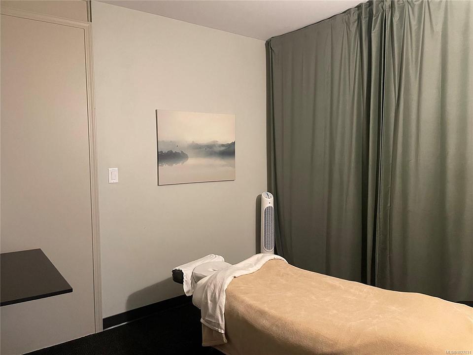 #100 - 1121 Yates Street, Victoria, BC