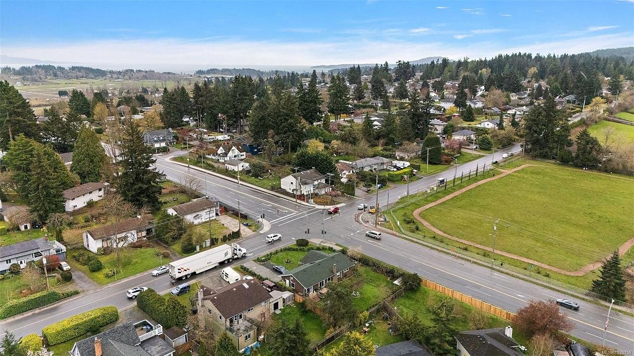 6753 Central Saanich Road, Victoria, BC