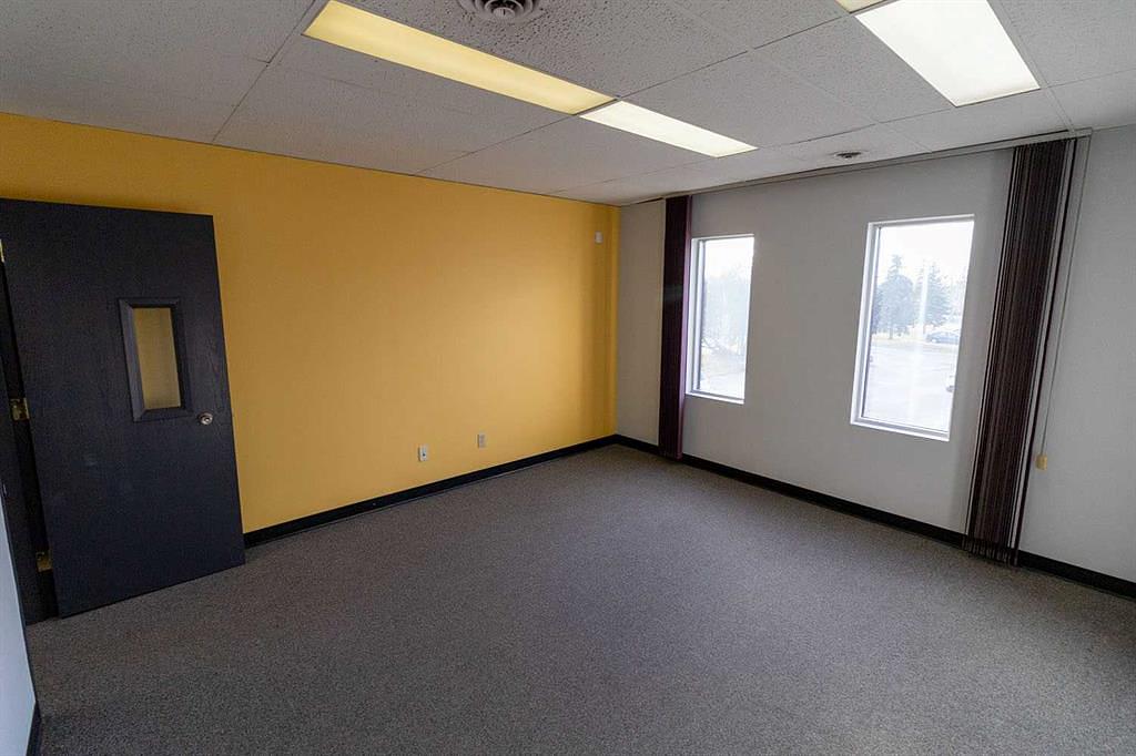 2182 39 Avenue Northeast, Calgary, AB