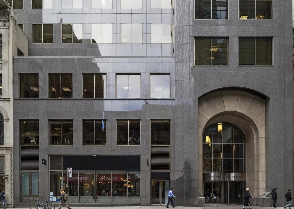 1800 - 100 Yonge Street, Toronto, ON