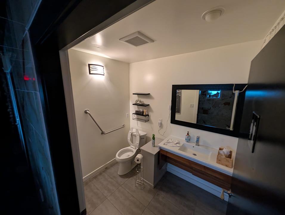 15047 Marine Dr, White Rock, BC