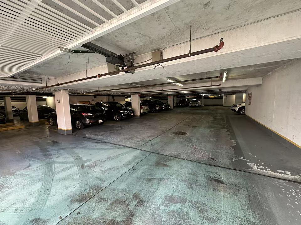 202 - 7885 6th Street, Burnaby, BC