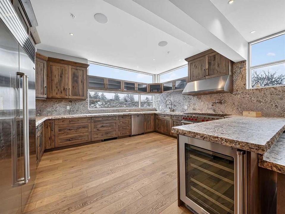 1015 11 Street Southeast, Calgary, AB