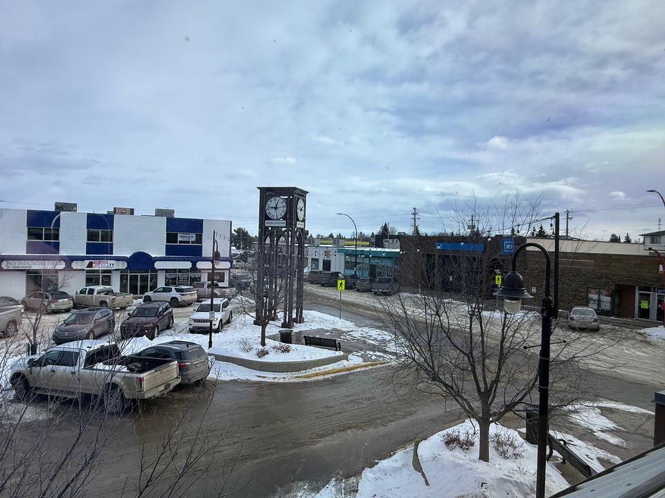 B - 5108 51 Street, Drayton Valley, AB
