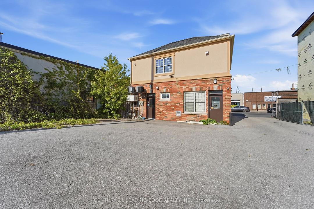 128 Brock Street North, Whitby, ON