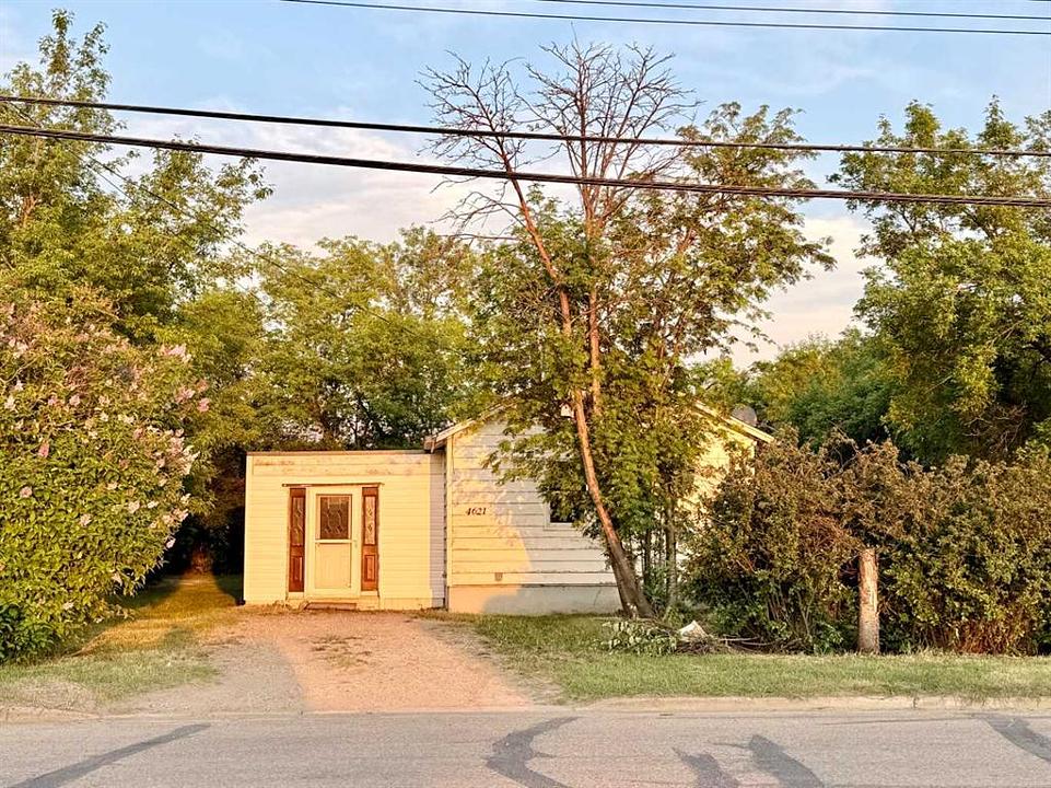 4621 46 Street, Lacombe, AB