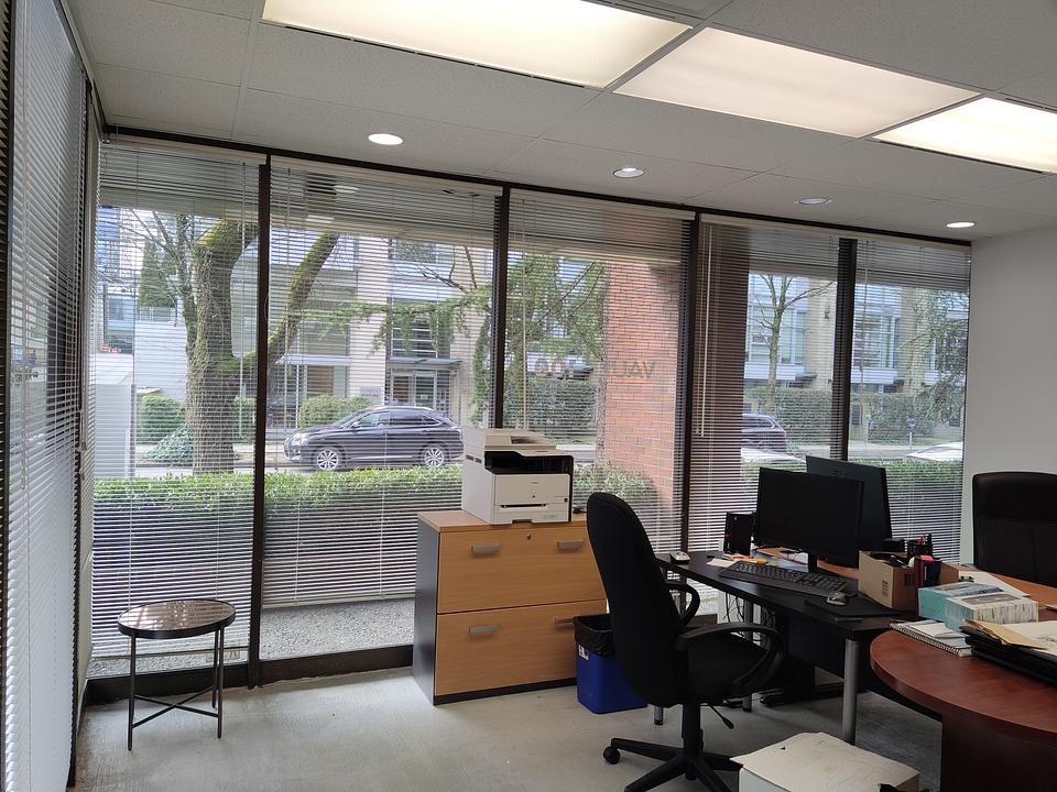 100 - 1525 W 8th Ave, Vancouver, BC