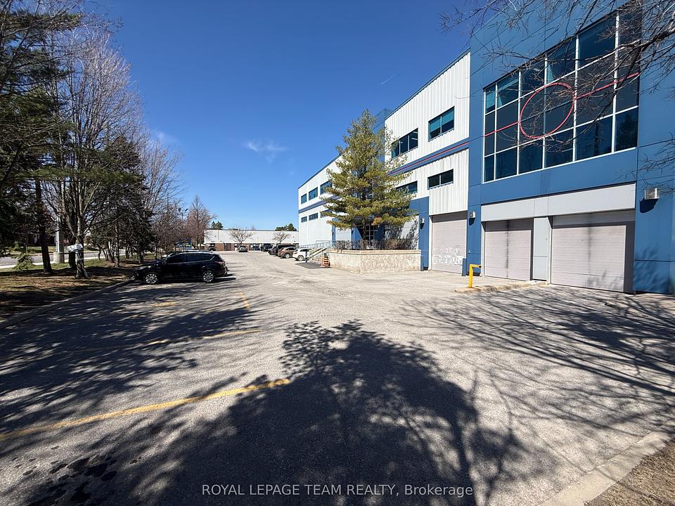 900 Morrison Drive, Ottawa, ON