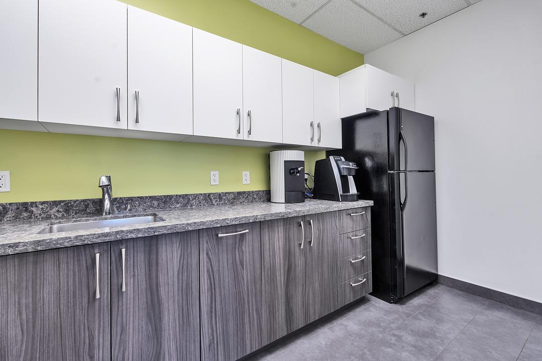 605 - 111 Peter Street, Toronto, ON