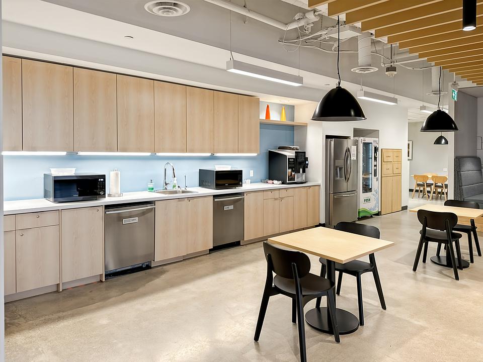 2425 Matheson Boulevard East, Mississauga, ON
