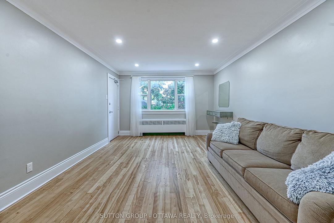 156 Dagmar Avenue, Ottawa, ON