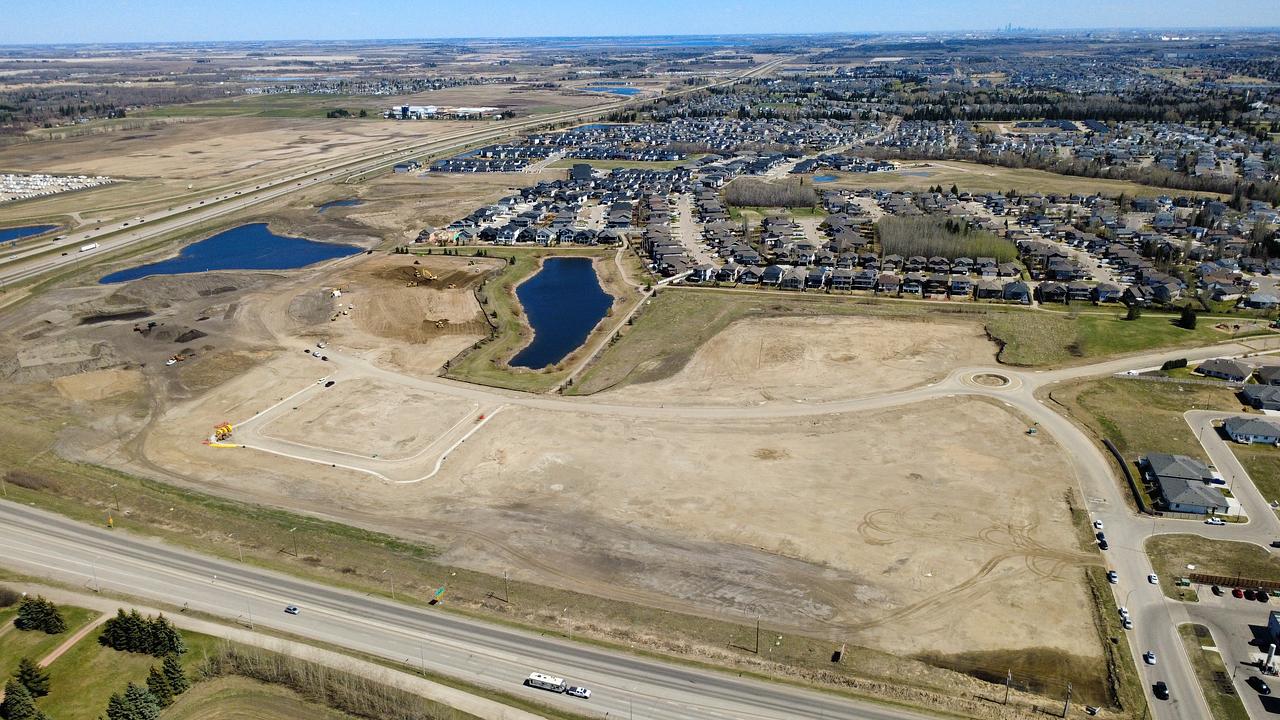 Jennifer Heil Way, Spruce Grove, AB