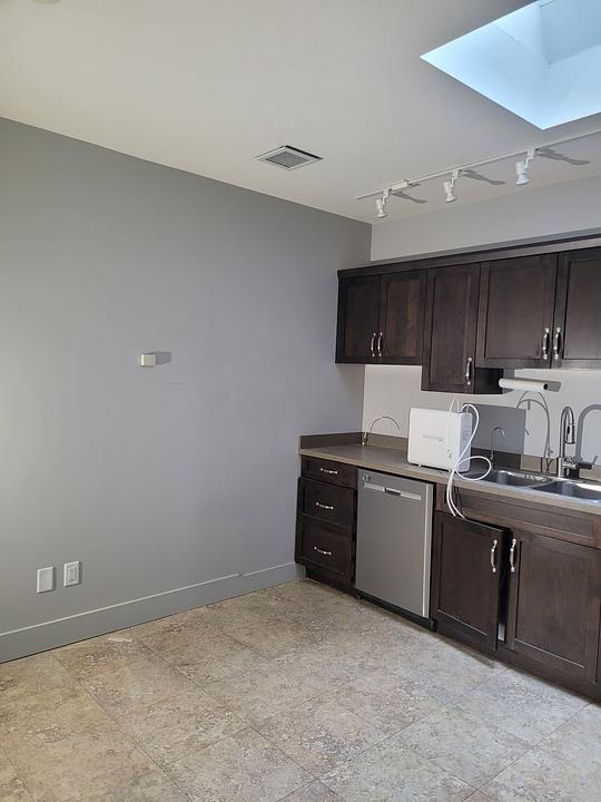 G - 1455 Ellis Street, Kelowna, BC
