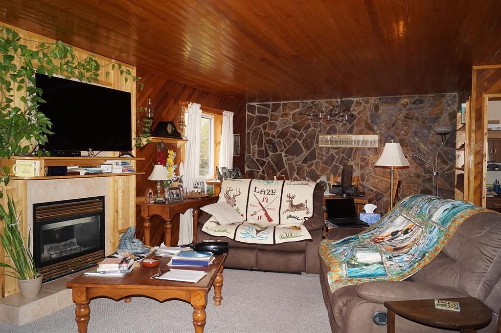 Township Road 323a, Mountain View County, AB