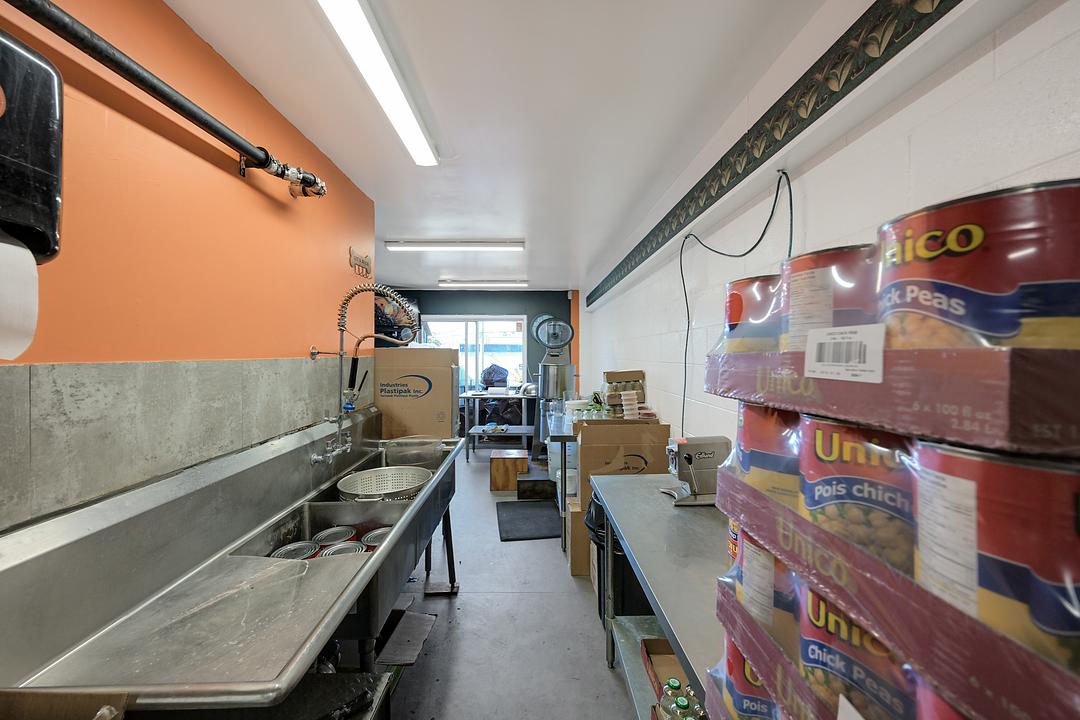 555 Hillside Avenue, Victoria, BC