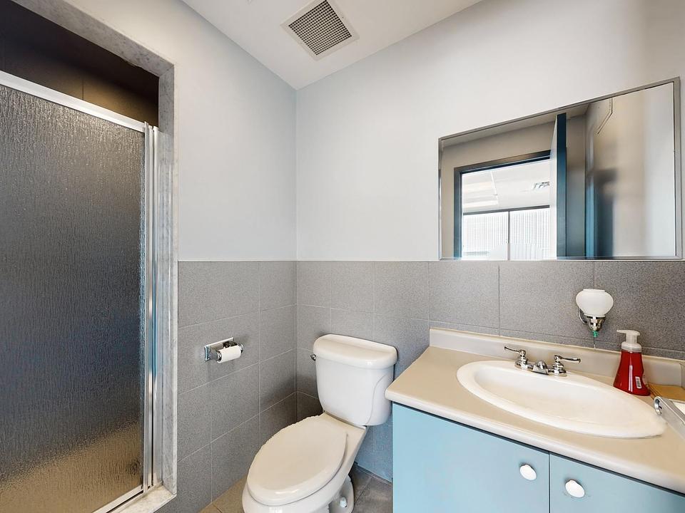 B - 1060 B Lorimar Drive, Mississauga, ON