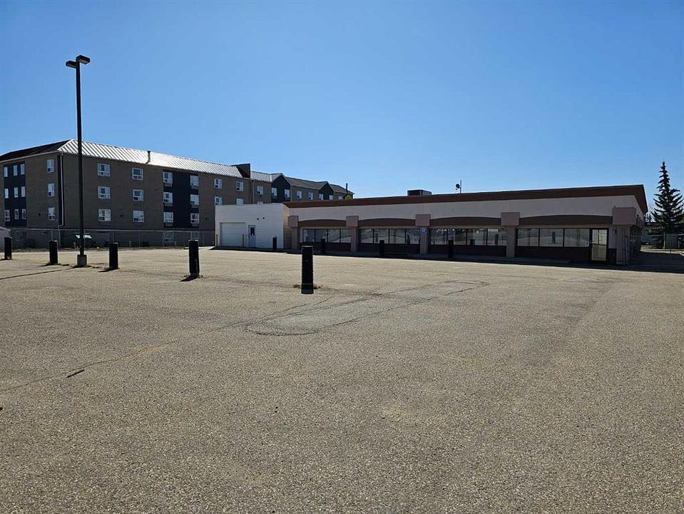 10070 117 Avenue, Grande Prairie, AB
