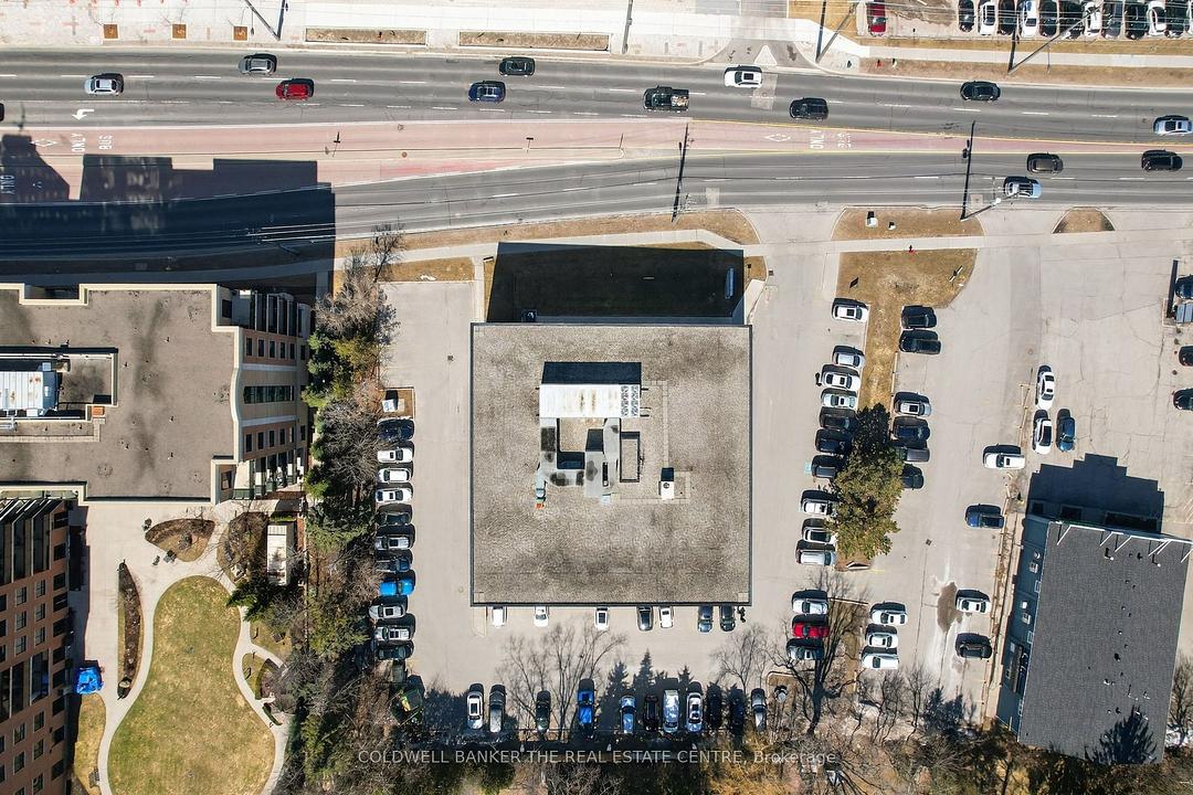 309 - 712 Davis Drive, Newmarket, ON