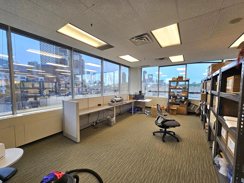 301 - 55 City Centre Drive, Mississauga, ON