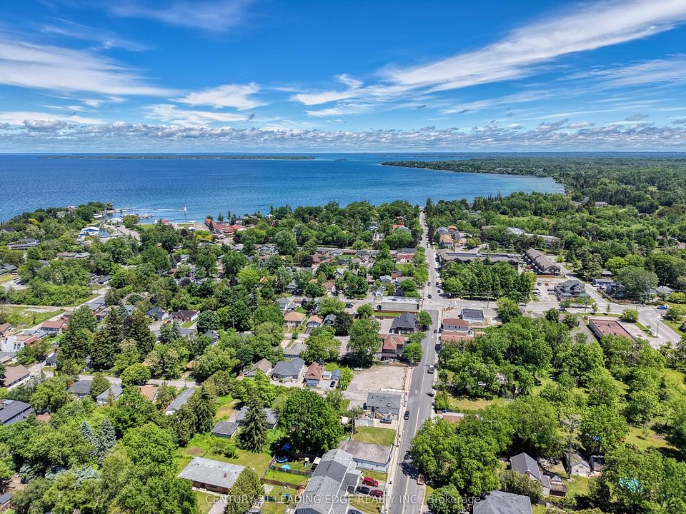 916 Lake Drive East, Georgina, ON