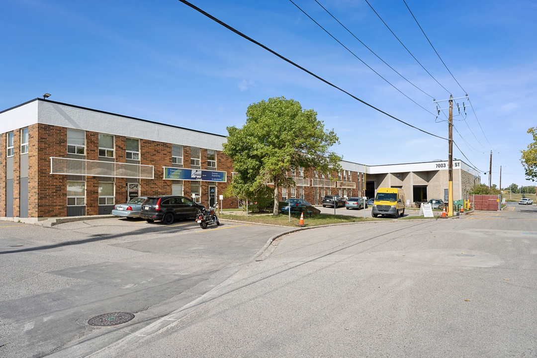 D - 7003 5 Street Southeast, Calgary, AB