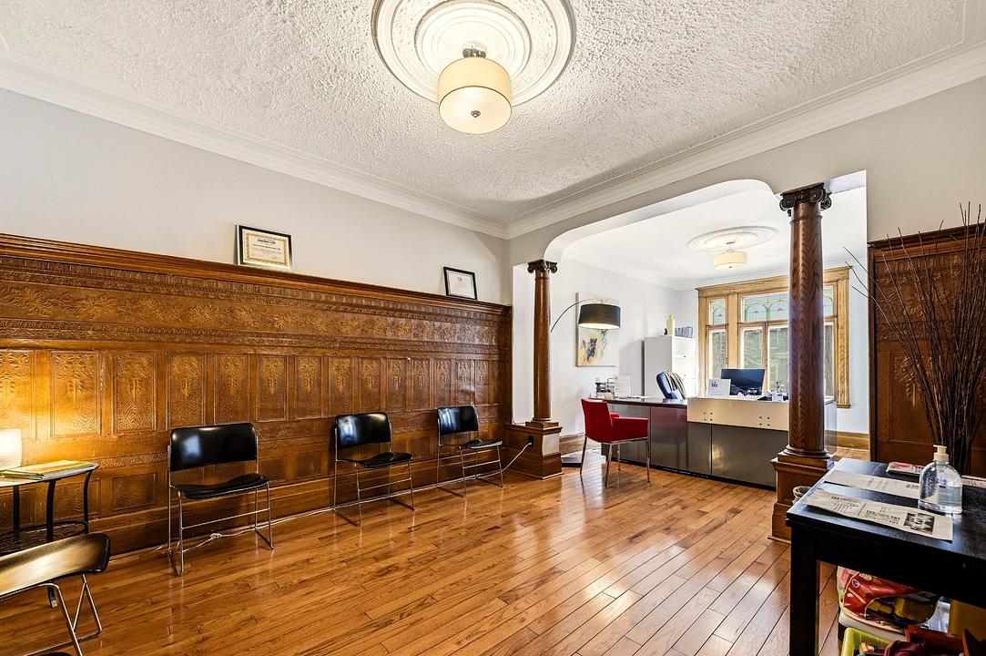 921 Boulevard Saint-Joseph Est, Montréal, QC