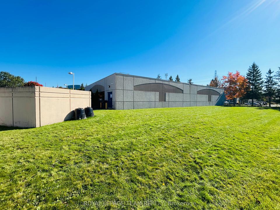 2490 Don Reid Drive, Ottawa, ON