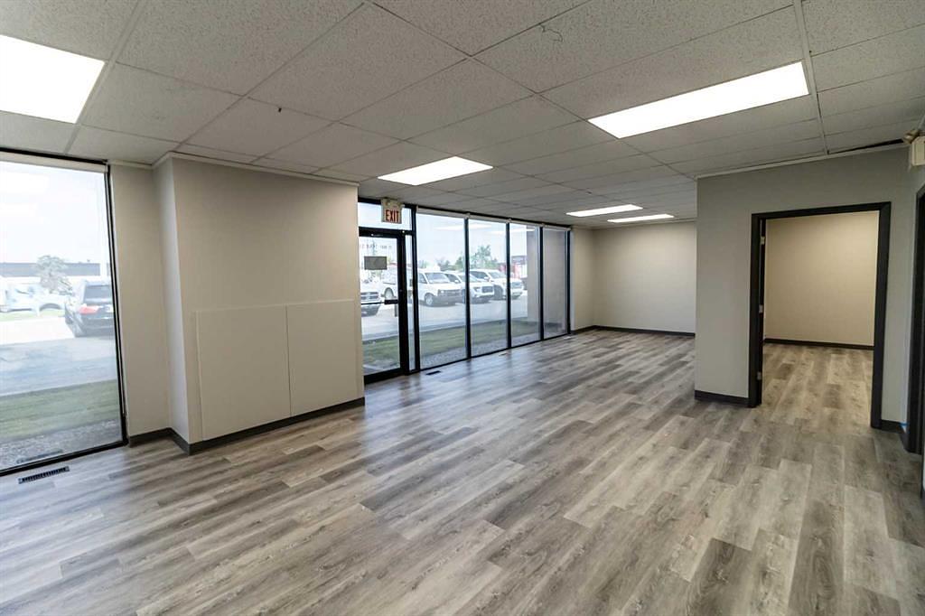 Units 11-12 - 4041 74 Avenue Southeast, Calgary, AB