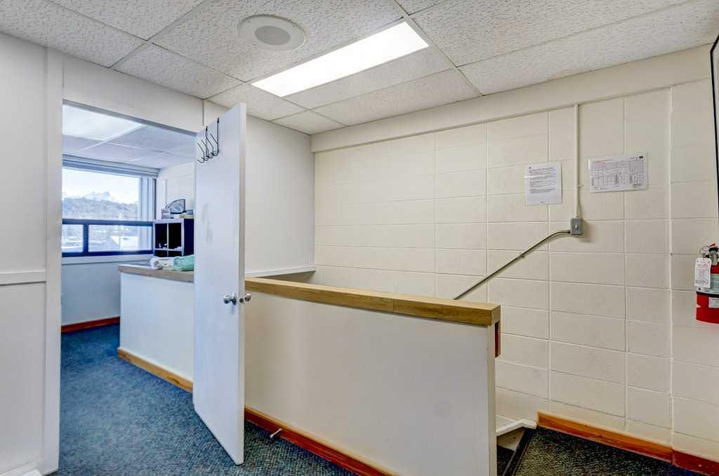 106 - Jay Street, Banff, AB