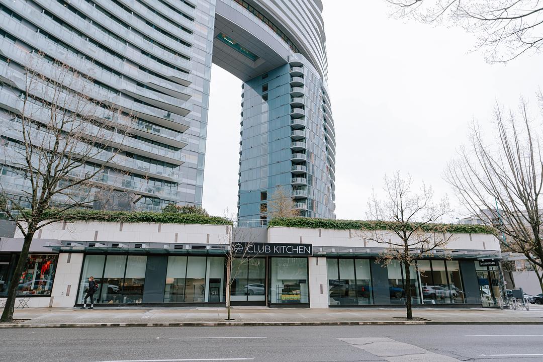 CRU5 - 988 Expo Boulevard, Vancouver, BC
